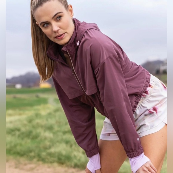 CALIA by Carrie Underwood Jackets & Blazers - CALIA by Carrie Underwood Women’s Mauve Running Jacket Size M Hooded Reflective‎